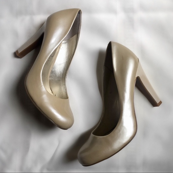 jessica simpson champagne heels